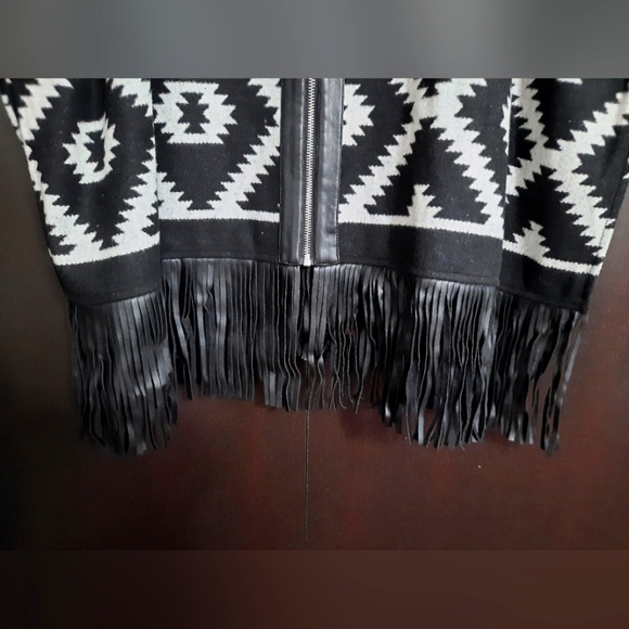 BCBG Wool Blend Poncho Style Zip Jacket - Picture 6 of 11